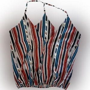 Patterned v-neck crop top